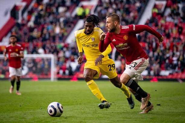 由斯通斯和 由斯通斯和